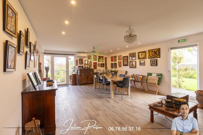 Maison - 249 m² - 11 pièces