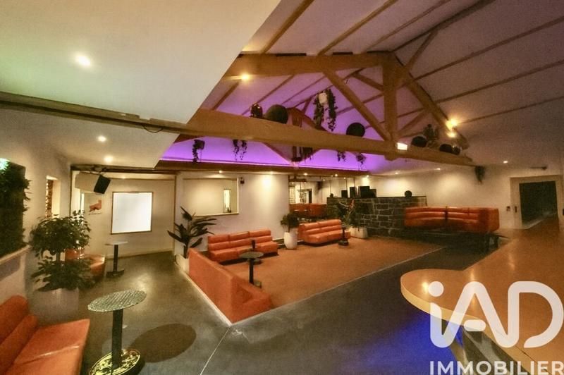 Maison - 140 m² - 9 pièces