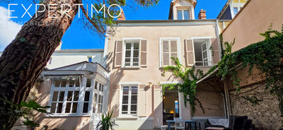 Maison - 200 m² - 8 pièces