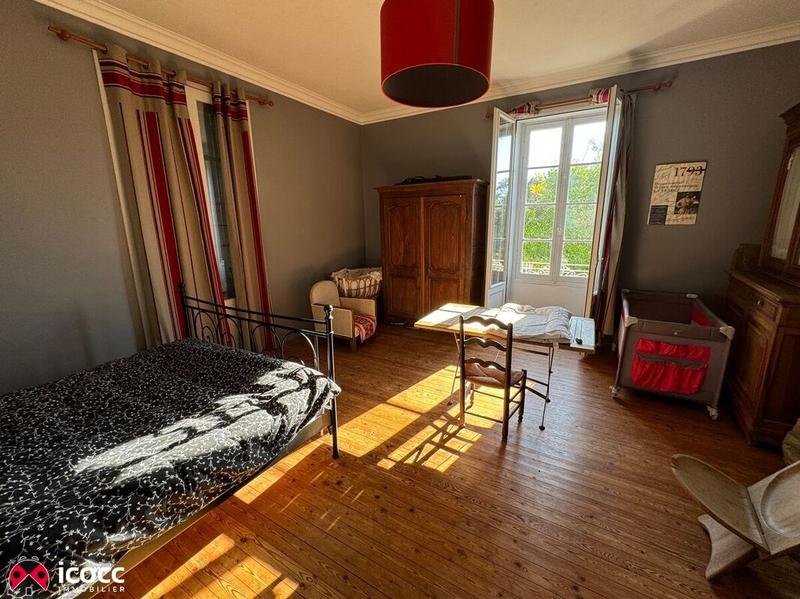 Demeure - 563 m² - 18 pièces