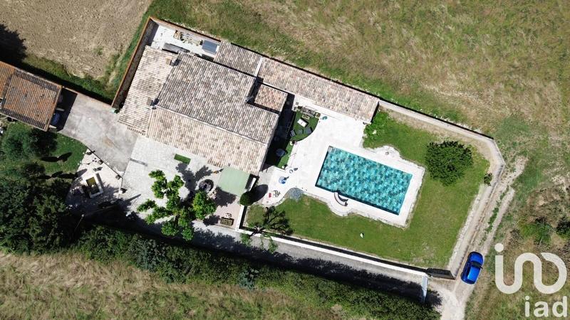 Maison - 195 m² - 7 pièces