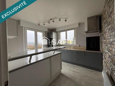 Maison - 97 m² - 5 pièces