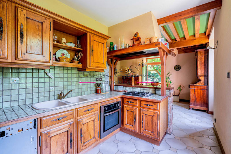 Propriété - 800 m² - 14 pièces