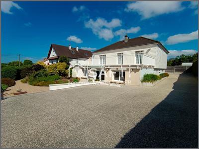 Maison - 174 m² - 8 pièces