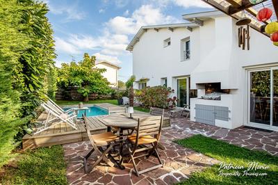 Maison - 165 m² - 6 pièces