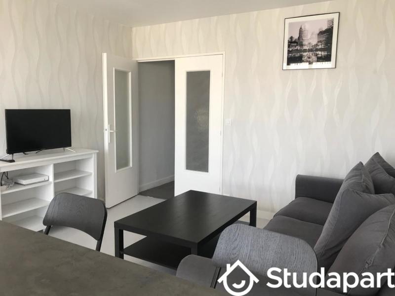 Chambre - 9 m² - 1 pièce