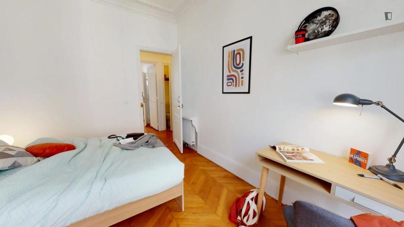 Chambre - 12 m² - 6 pièces