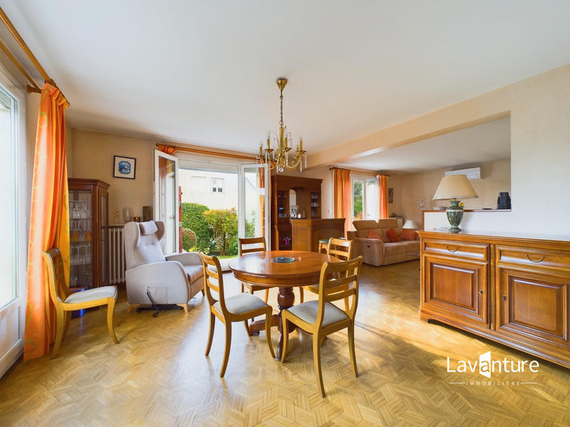 Maison traditionnelle - 145 m² - 7 pièces