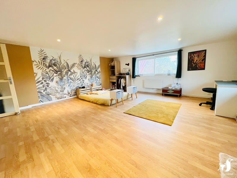 Maison - 300 m² - 6 pièces