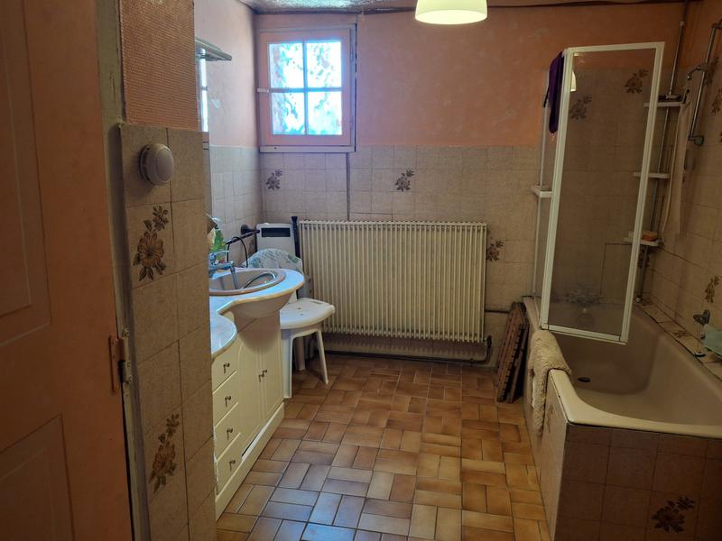 Maison traditionnelle - 243 m² - 9 pièces