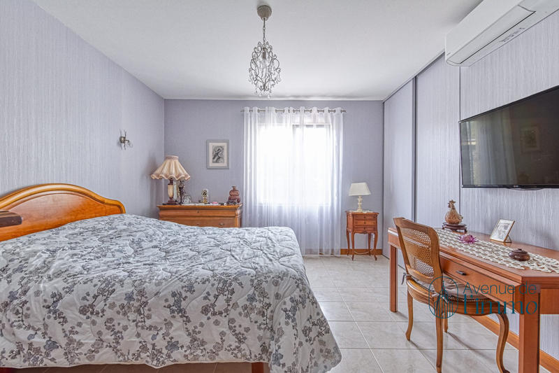 Maison traditionnelle - 186 m² - 6 pièces