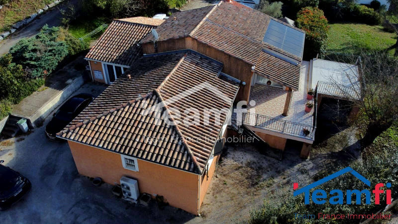 Villa - 183 m² - 6 pièces