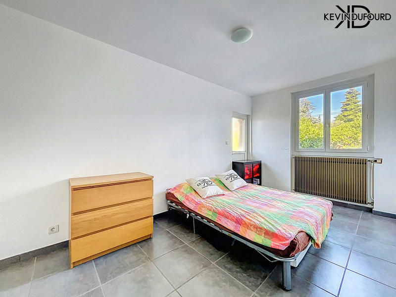 Maison - 175 m² - 9 pièces