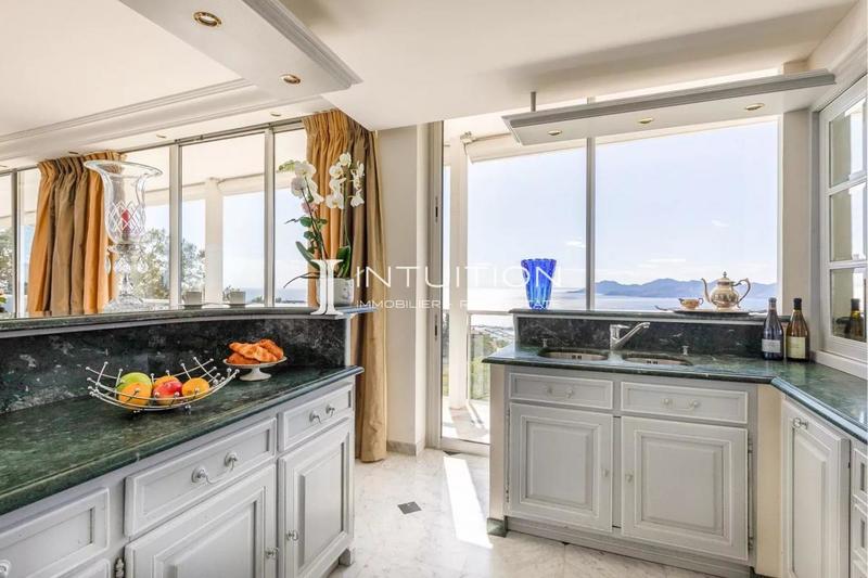 Villa - 320 m² - 6 pièces