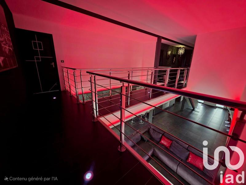 Maison - 330 m² - 10 pièces