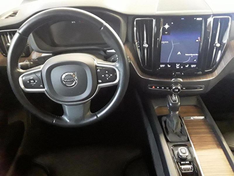 Volvo Xc60 Volvo D4 190 Ch Momentum Pro Geartronic