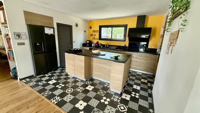 Maison - 152 m² - 6 pièces