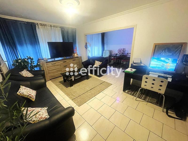 Appartement - 93 m² - 5 pièces