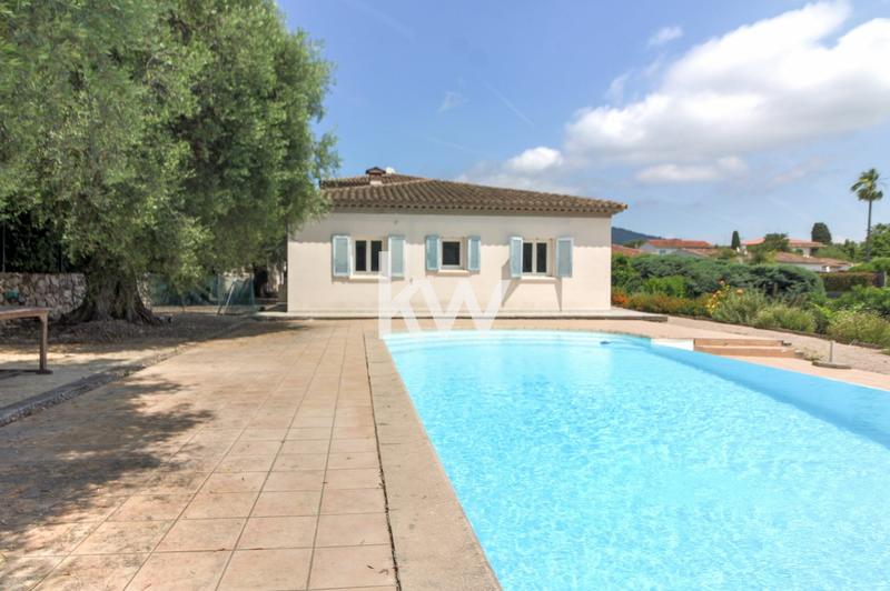 Maison - 225 m² - 8 pièces