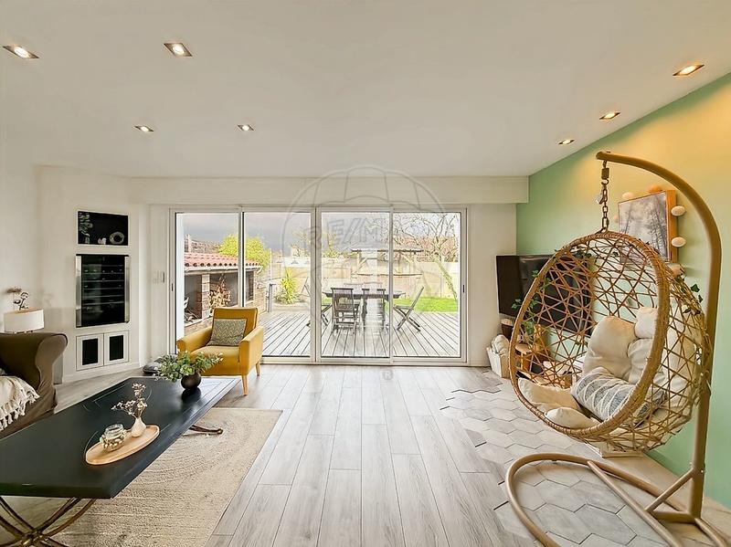 Maison - 140 m² - 6 pièces