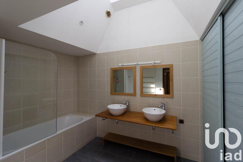 Maison - 249 m² - 7 pièces