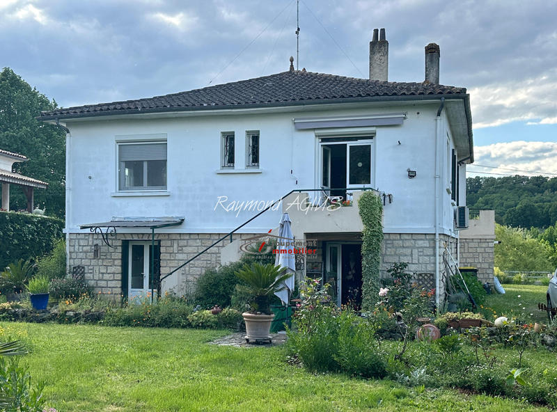 Maison - 189 m² - 9 pièces