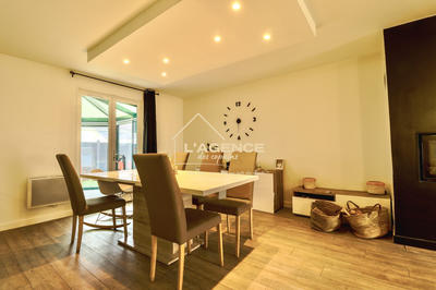 Maison - 150 m² - 9 pièces