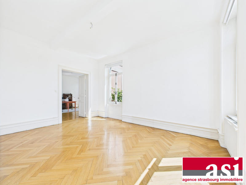 Maison - 342 m² - 13 pièces