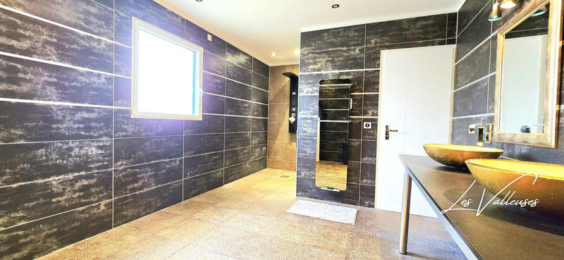 Maison contemporaine - 142 m² - 5 pièces