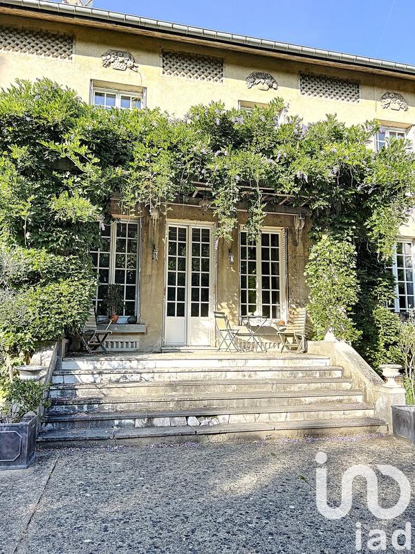 Maison - 252 m² - 11 pièces
