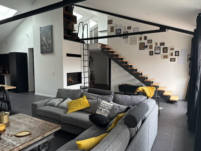 Loft - 156 m² - 7 pièces