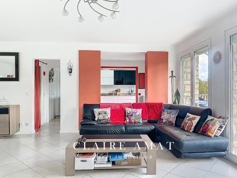 Maison - 230 m² - 7 pièces