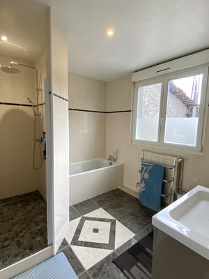 Maison - 140 m² - 5 pièces