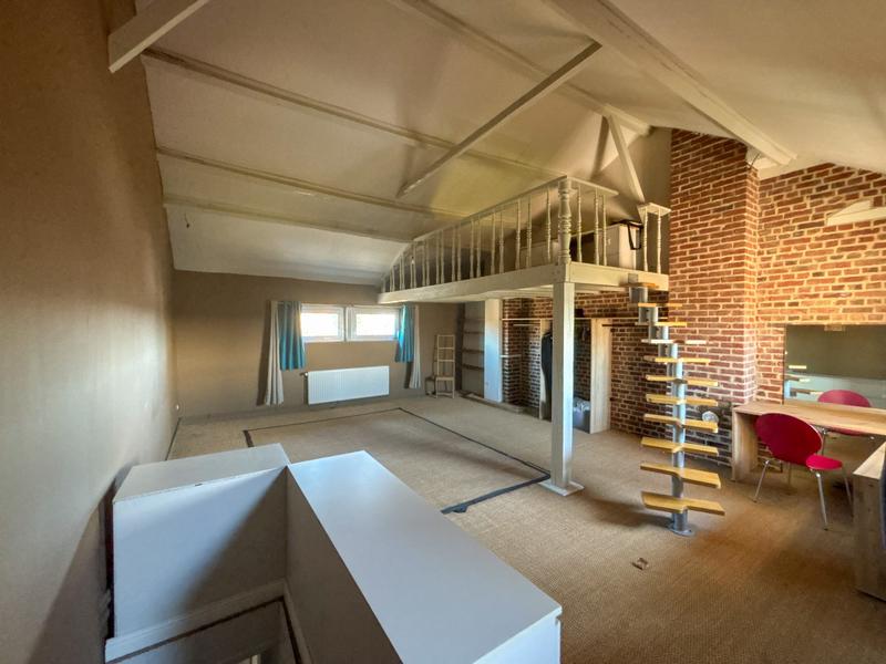 Maison - 210 m² - 6 pièces