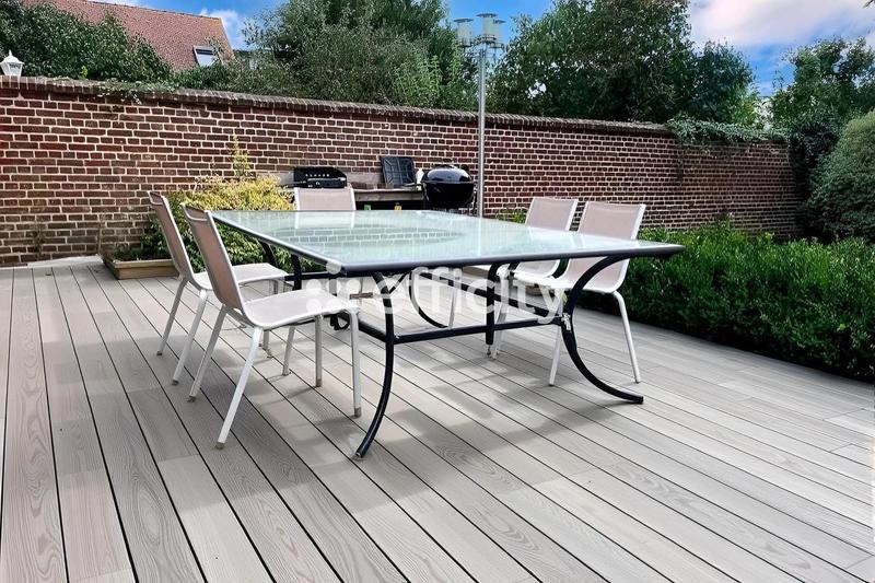 Maison traditionnelle - 190 m² - 5 pièces