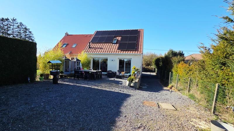 Maison - 80 m² - 5 pièces