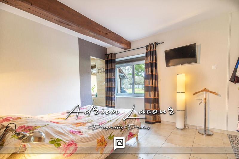 Maison - 206 m² - 7 pièces