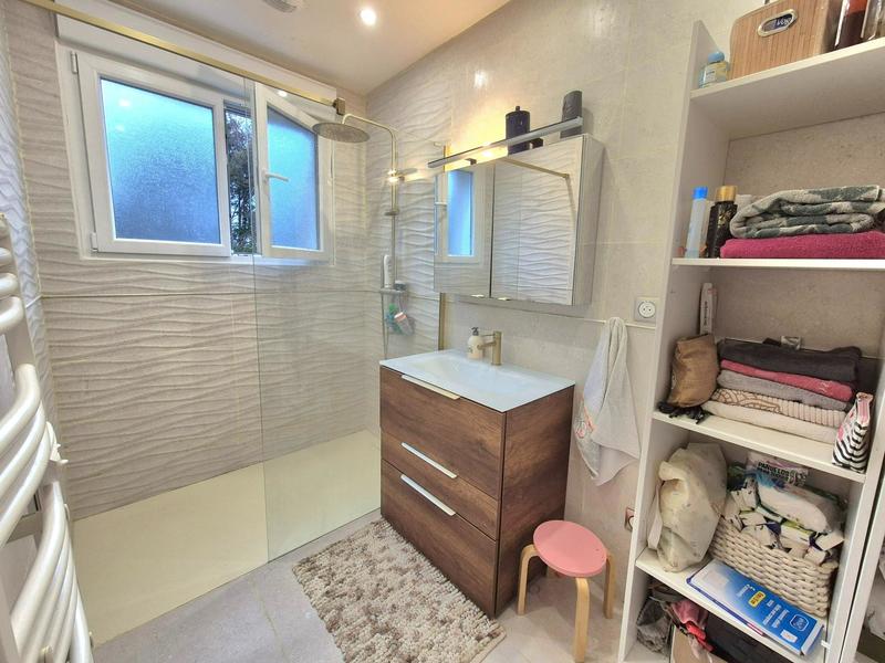 Maison - 93 m² - 4 pièces