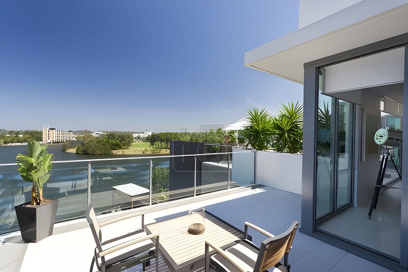 Appartement - 98 m² - 4 pièces