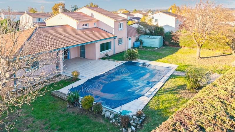 Maison - 212 m² - 7 pièces