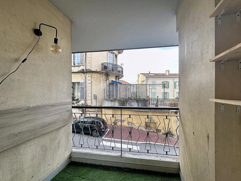 Studio - 24 m² - 1 pièce