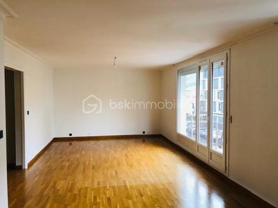 Appartement - 94 m² - 5 pièces