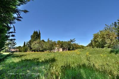 Terrain constructible - 2 800 m²