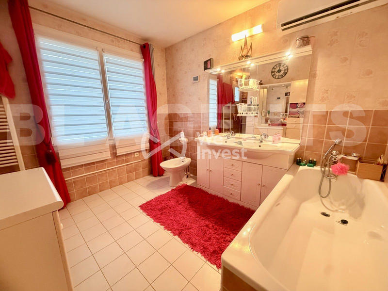 Maison - 160 m² - 7 pièces