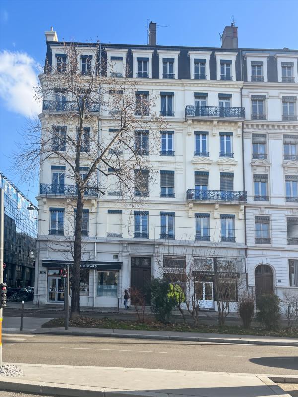 Appartement - 188 m² - 5 pièces