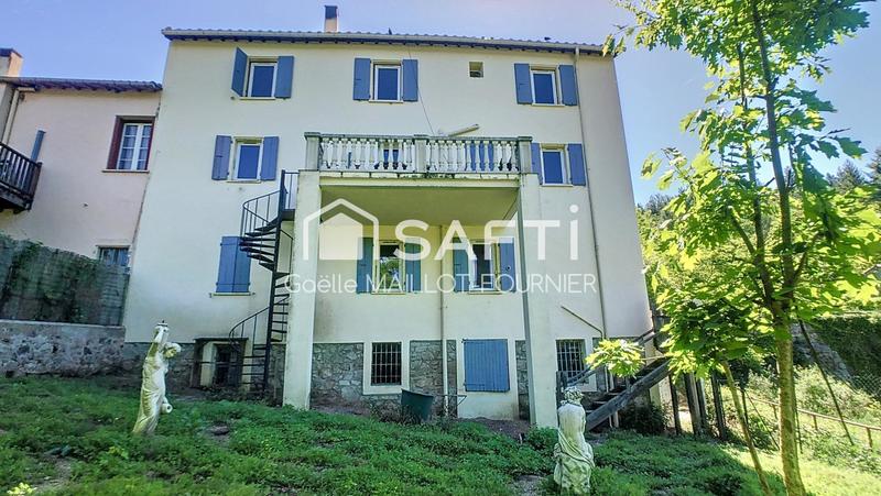 Maison - 237 m² - 12 pièces