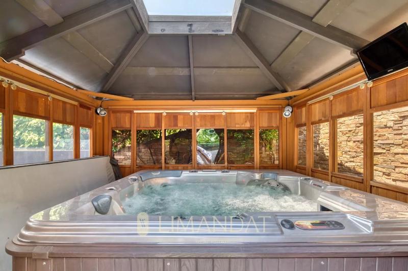 Villa - 180 m² - 6 pièces