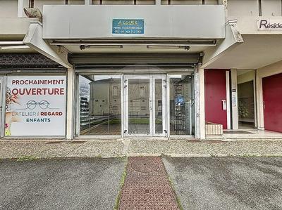 Local commercial - 35 m² - 3 pièces