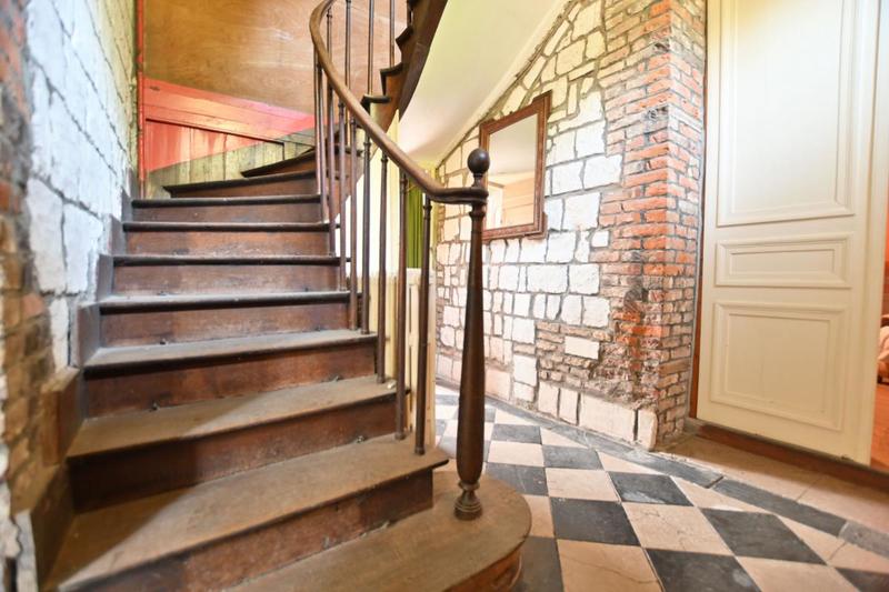 Maison - 262 m² - 9 pièces