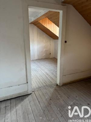 Maison - 240 m² - 5 pièces